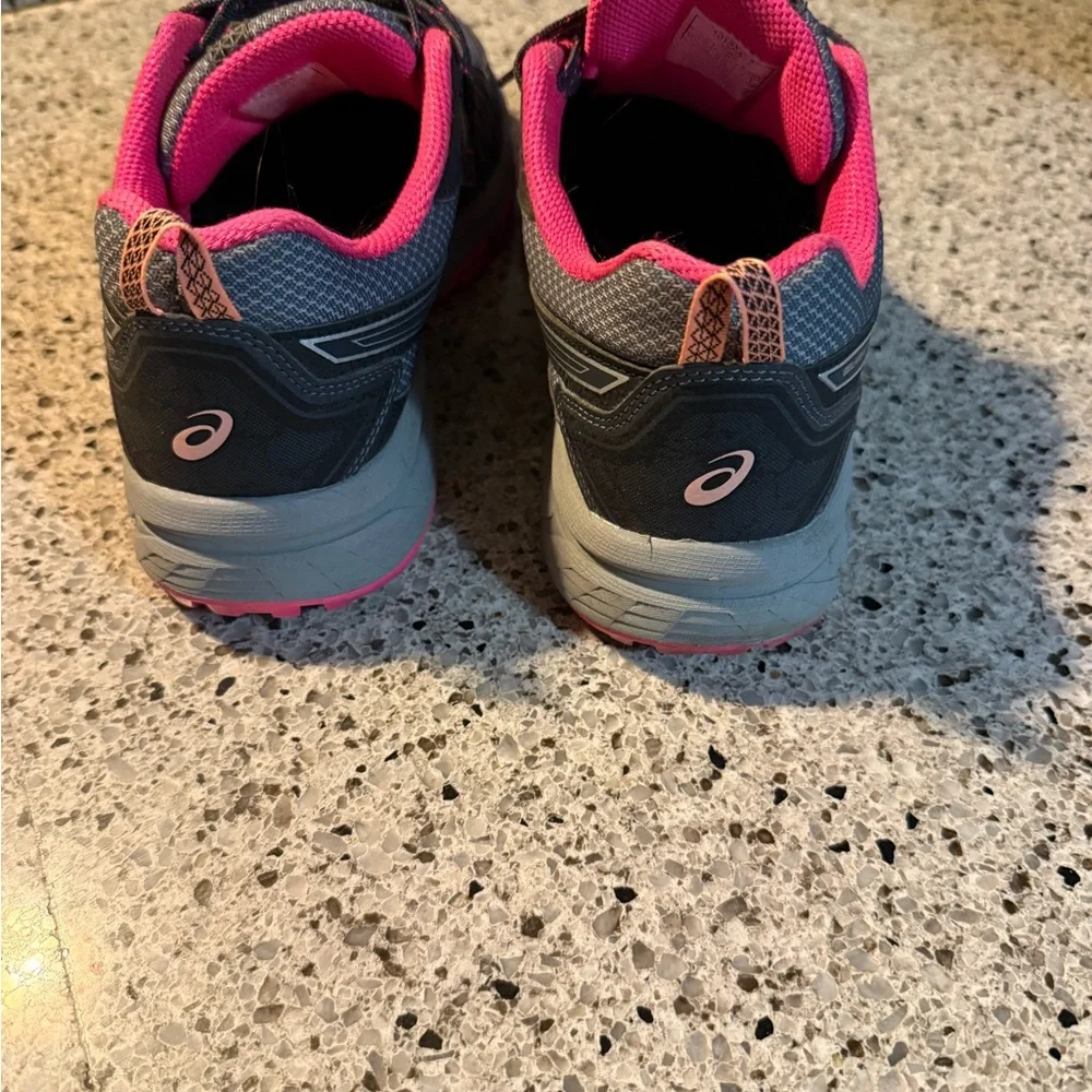 Gray and Pink Athletic Running Shoes with Breathable Mesh - Picture 3 of 5